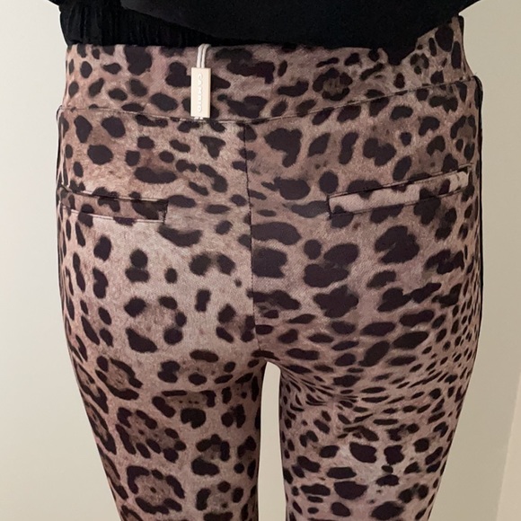 Cambio “The Future is Now” Pull-on Leopard Pant - Picture 7 of 14